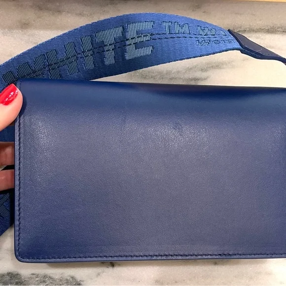 Off White brand Blue Crossbody Bag Never Used - Picture 3 of 7